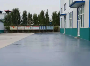 梁平彩色路面喷涂翻新的材料对冬季